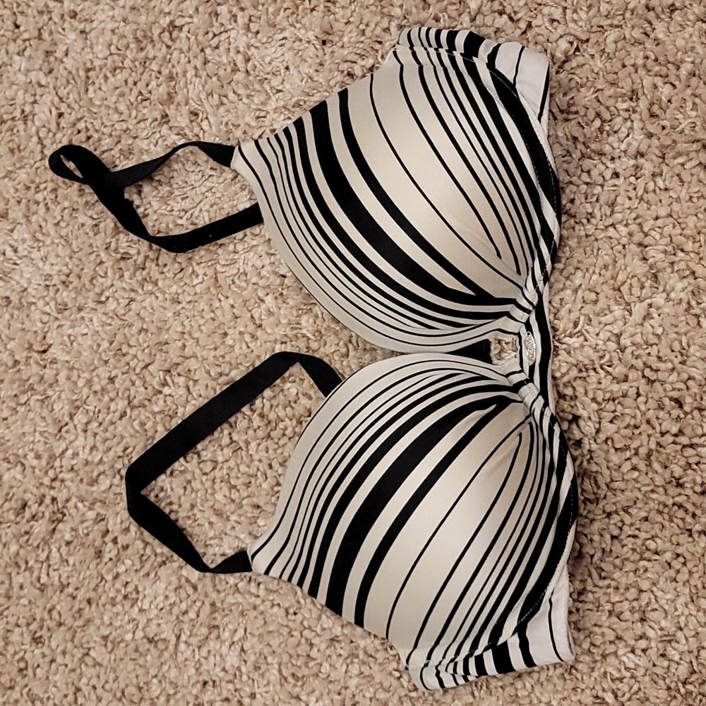 Victoria's Secret 34D